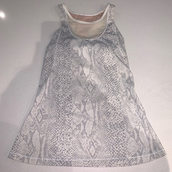 Lululemon Mesh With Me Tank - Picture 5 of 9